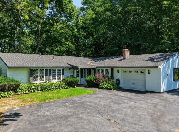 34 Cornell Rd, Danvers, MA 01923
