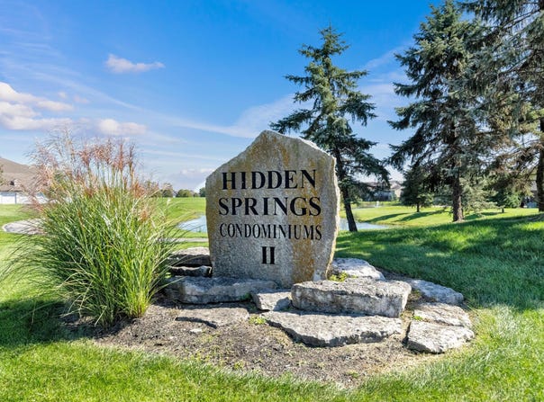 705 Hidden Springs Drive, Lewis Center, OH 43035