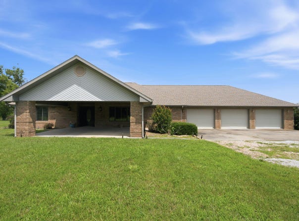 10590 E State Highway 86, Blue Eye, MO 65611