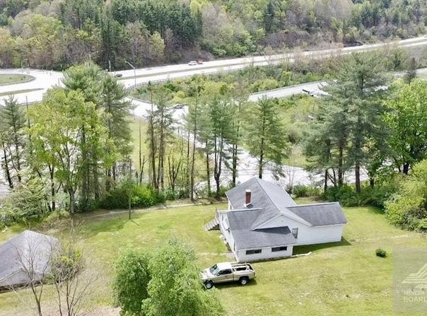 2770 Maple Acres Rd, PRINCETON, WV 24739
