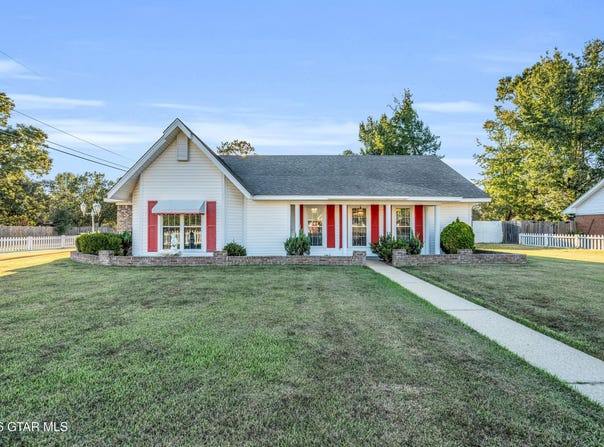 15 N Chestnut Drive, Columbus, MS 39705
