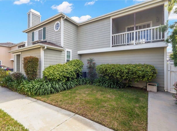 3327 California Avenue, Signal Hill, CA 90755