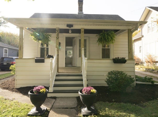 849 N 11th Street, DeKalb, IL 60115