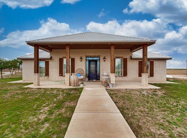 515 NE 2000, Andrews, TX 79714
