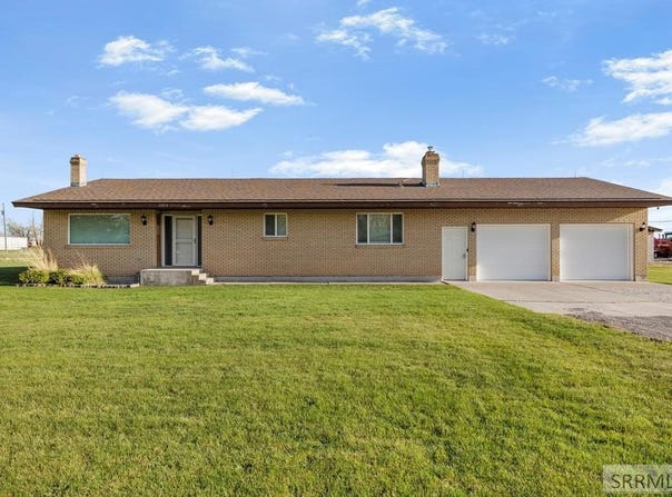 2424 E 244 N, St Anthony, ID 83445