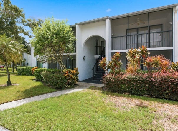 1345 PINE RIDGE Circle E, TARPON SPRINGS, FL 34688
