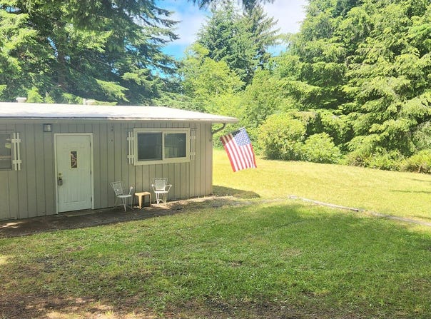 131 E RAINBOW Rd, Waldport, OR 97394