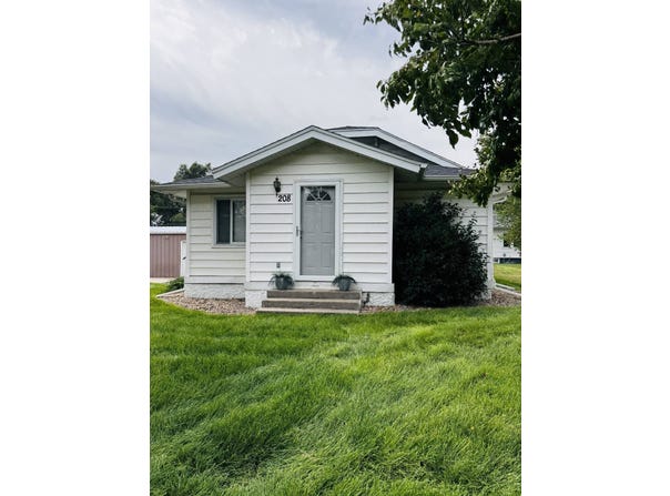 208 North Pine, Paxton, NE 69155