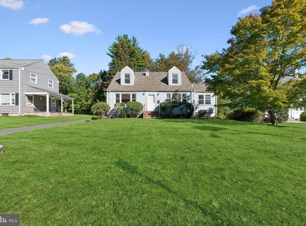38 CHAUNCEY Avenue, EWING, NJ 08638
