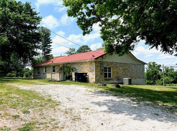 724 E South Avenue, Harrison, AR 72601