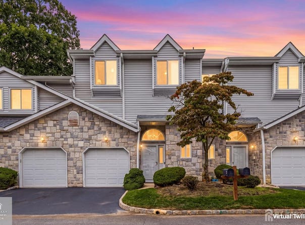 2 LEE LEE Lane, Old Bridge, NJ 08879