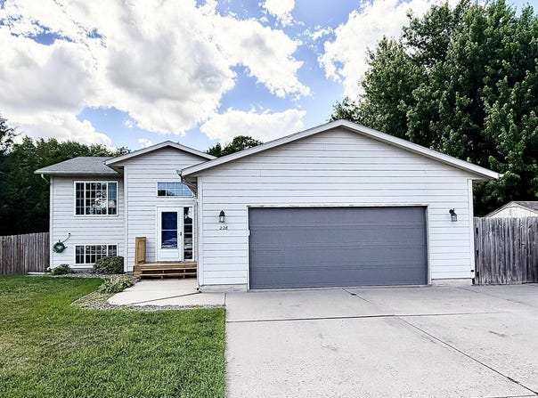 228 Anderson St., Vermillion, SD 57069