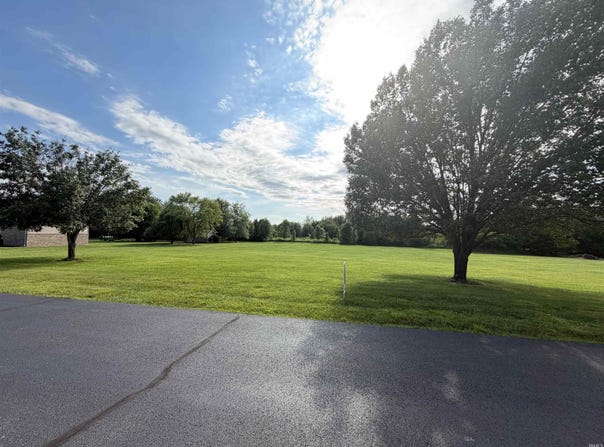 Westview Drive, Linton, IN 47441