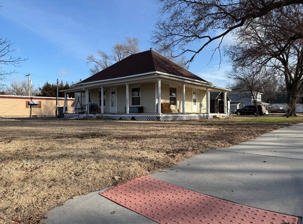 300 E Allen St, Glen Elder, KS 67446