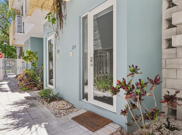 204 Washington Ave, Miami Beach, FL 33139