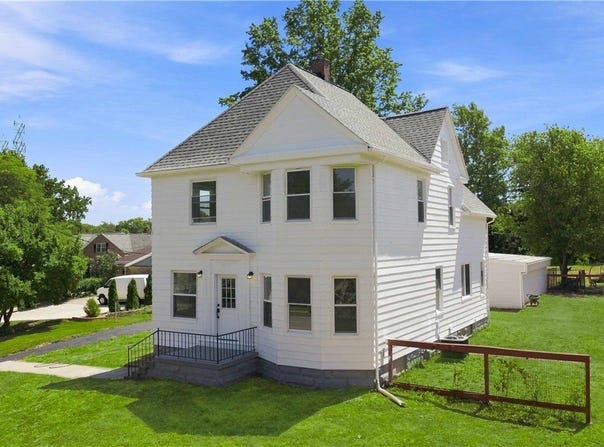 3223 W Pleasant Valley Road, Parma, OH 44134