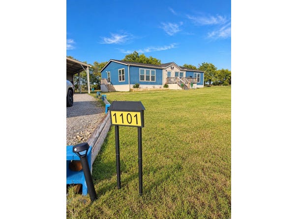 1101 Caroline Ct, Howe, TX 75459