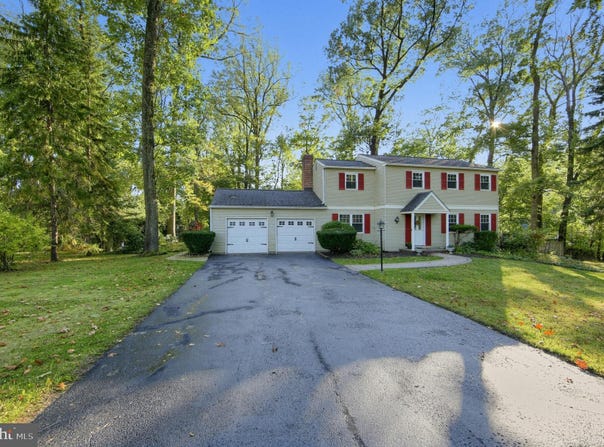 6 FOREST WAY, MALVERN, PA 19355
