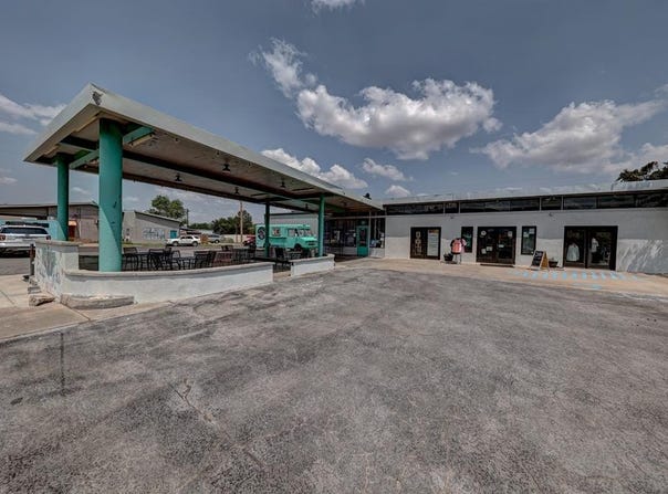 301 E Holland Avenue, Alpine, TX 79830