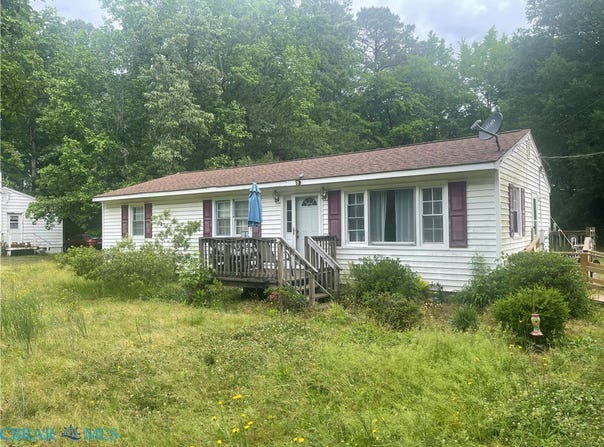 731 TABERNACLE Road, Mathews, VA 23109