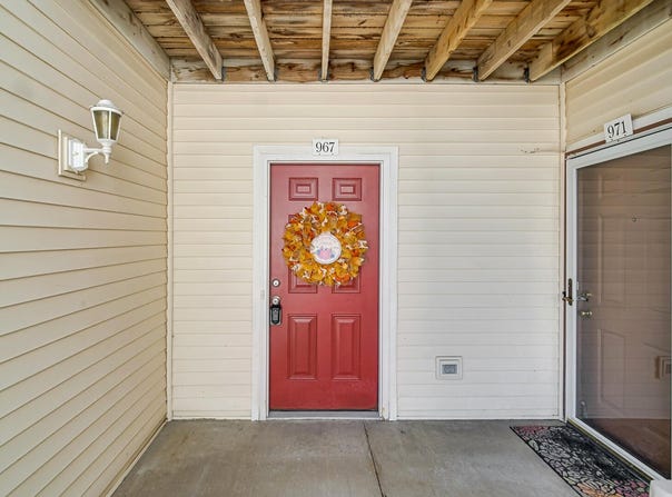 967 Misty Glen Drive, Valparaiso, IN 46385