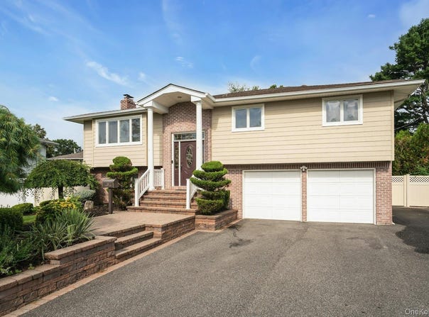 66 Harvest Lane, Commack, NY 11725