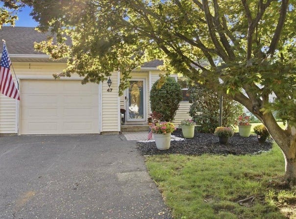 47 Heyden Road, Troy, NY 12198
