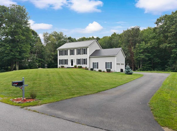 124 Olde Bridge Lane, Epping, NH 03042