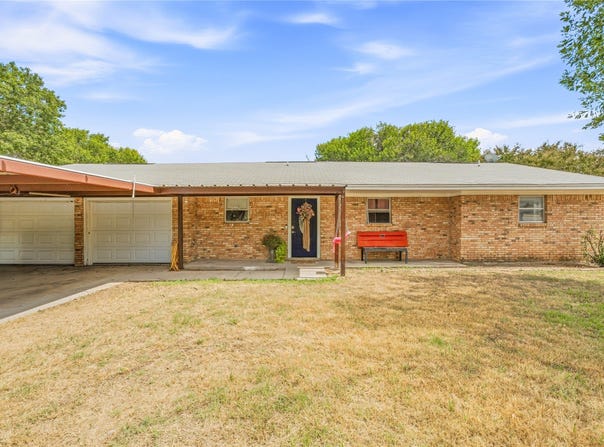 108 Vicksburg Drive, Comanche, TX 76442