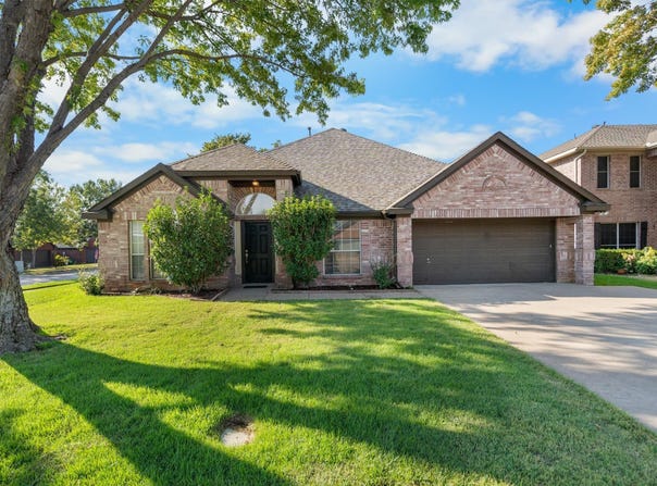 1718 Falcon Drive, Corinth, TX 76210