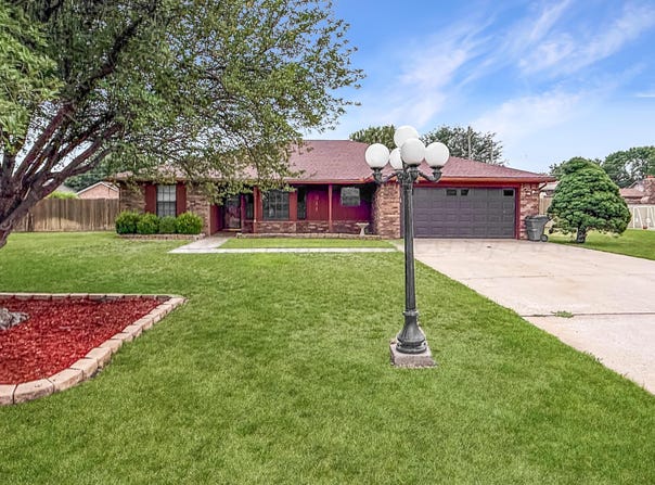 311 Bois D' Arc, Borger, TX 79007