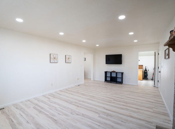 470 N 400 E, Roosevelt, UT 84066