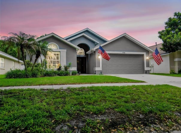 5720 HAWKLAKE RD, LITHIA, FL 33547