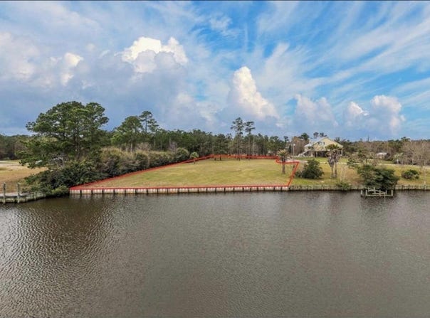 2450 IKI Place, Diamondhead, MS 39525