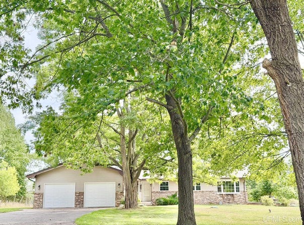 W5617 River Meadows Lane, Norway, MI 49870