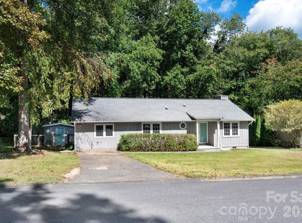 340 Genesis Circle, Black Mountain, NC 28711