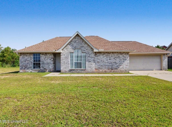2313 Paula Circle, Ocean Springs, MS 39564
