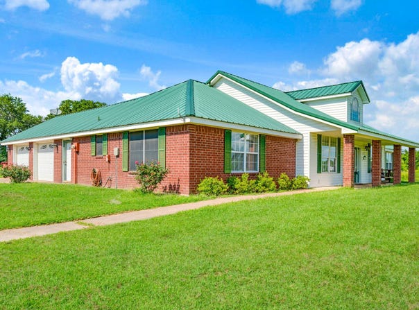 1005 Us-82, Blossom, TX 75416