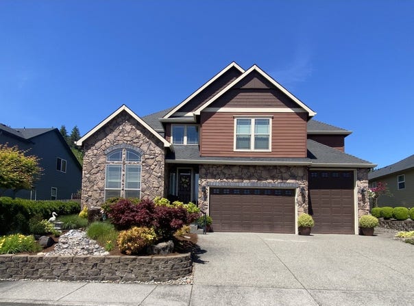 545 E 18TH St, LaCenter, WA 98629