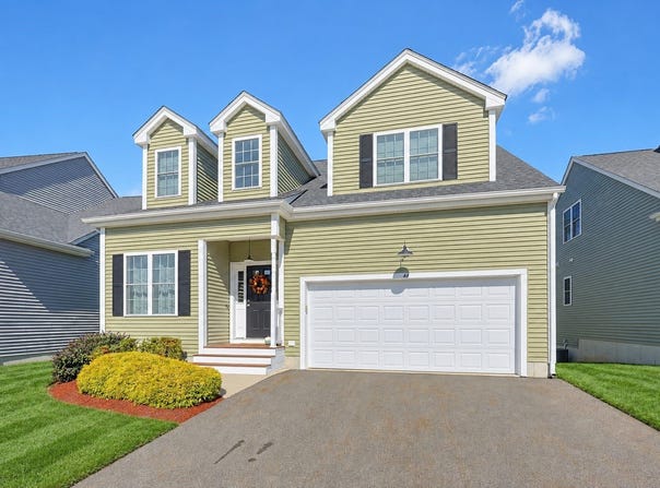 44 Beaver Pond Rd, Milford, MA 01757