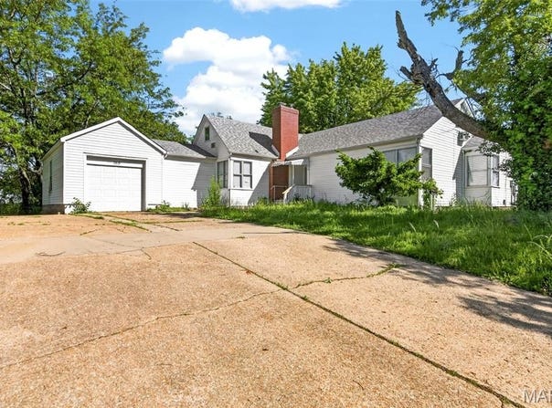 765 N Main Street, St Clair, MO 63077