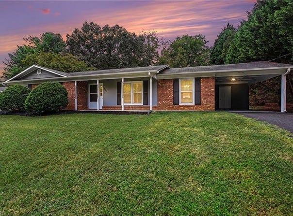 809 Merriweather Drive, King, NC 27021