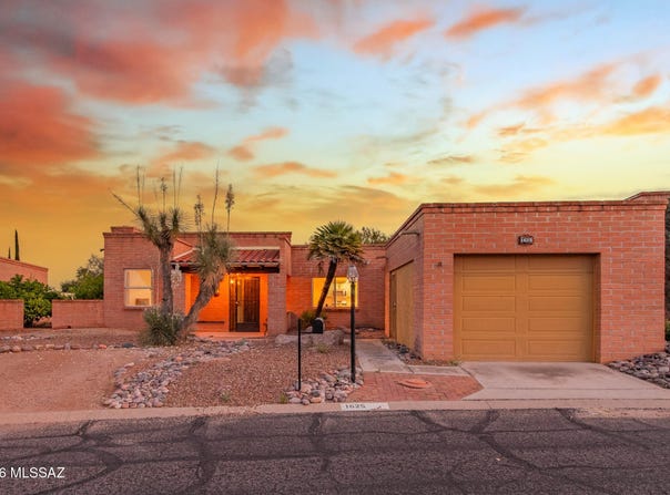 1625 W Calle Hacienda, Green Valley, AZ 85622