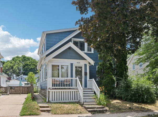 2129 E Holt Ave, Milwaukee, WI 53207