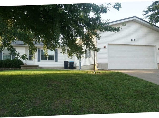 114 W Linn St, LoneTree, IA 52755
