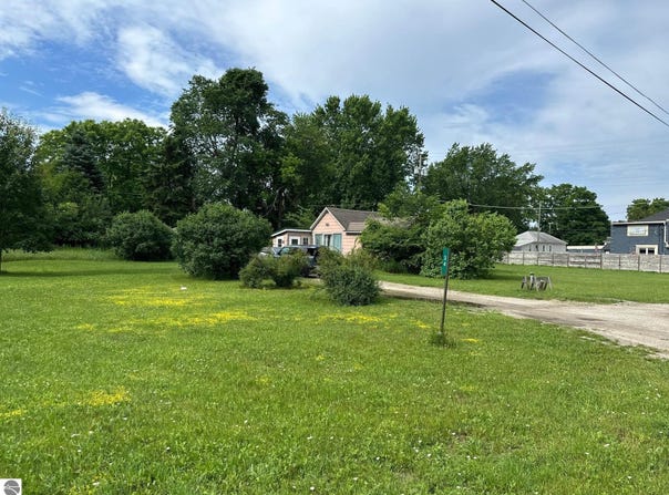 60 E Mill Street, Maple City, MI 49664