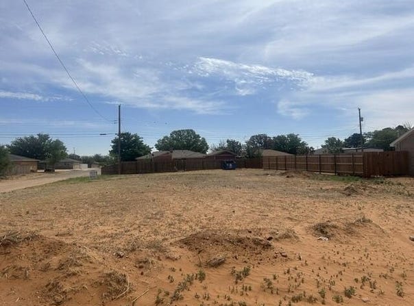 111 Avenue V, Levelland, TX 79336