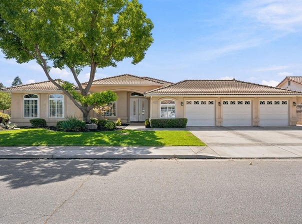 3320 Forum Way, Madera, CA 93637