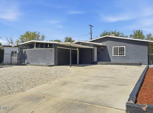 44043 Heaton Avenue, Lancaster, CA 93534