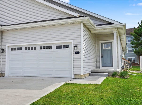 841 Sawgrass Drive, Norwalk, IA 50211